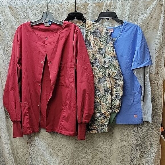 Bundle 3 long sleeved scrubs tops: Peaches, Katherine Heigl, Lydia brands. Sz.M. - Picture 1 of 11